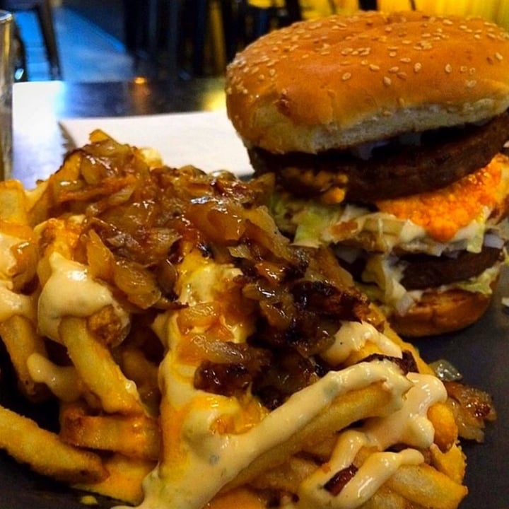 photo of Doomie's Mac Daddy with Animal Fries shared by @cosmicgalaxygirl on  01 Mar 2020 - review
