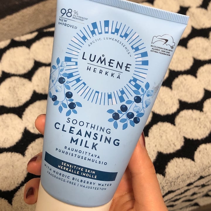 photo of Lumene Soothing Cleansing Milk shared by @heltsus on  30 Dec 2023 - review