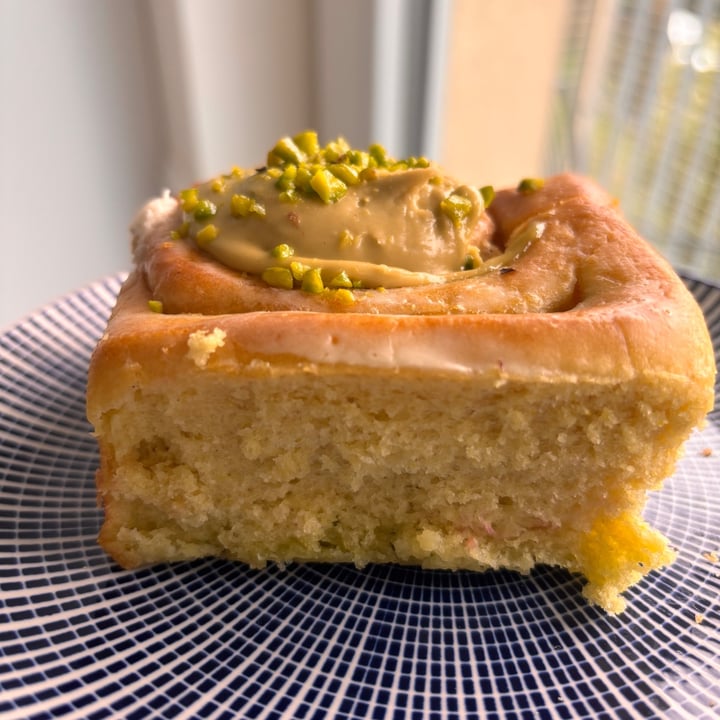 photo of Cinnamood Prague JZP Pistachio Roll shared by @erikah on  09 Oct 2025 - review