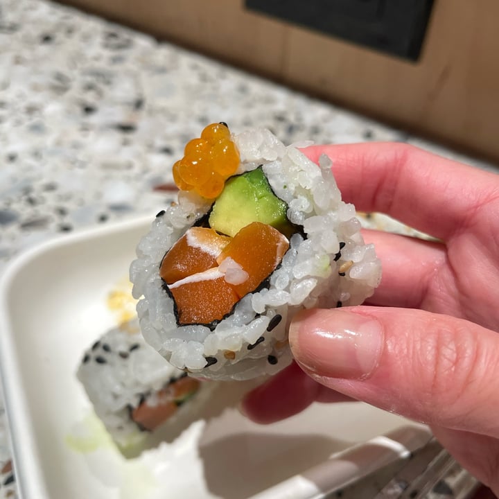 photo of Beyond Sushi (W 37th Street) “Salmon” Avocado roll shared by @thumbelinasana on  18 Jan 2024 - review
