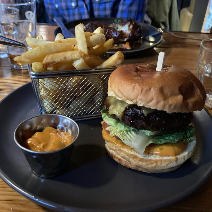photo of The Joiners Arms Vegan Burger shared by @nahtalix on  18 Apr 2024 - review