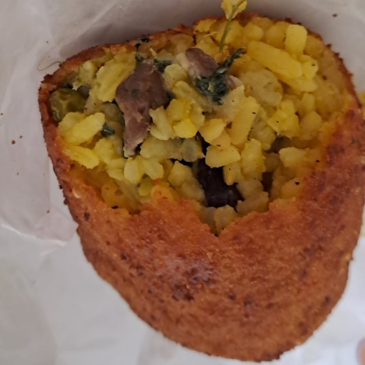 photo of Matteotti Café arancina funghi e spinaci shared by @suinonero on  29 Aug 2023 - review