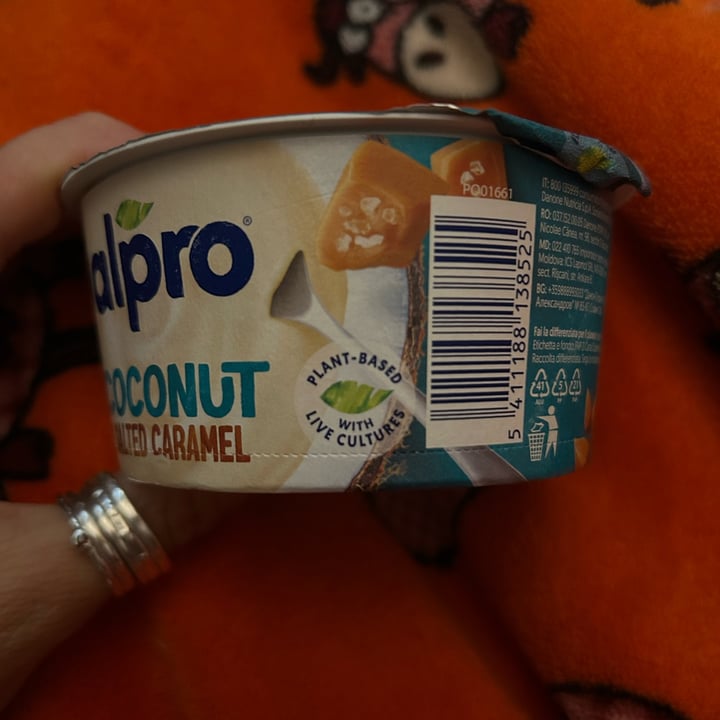 photo of Alpro Yogurt Coconut Salted Caramel shared by @parentesigraffa on  18 Apr 2025 - review