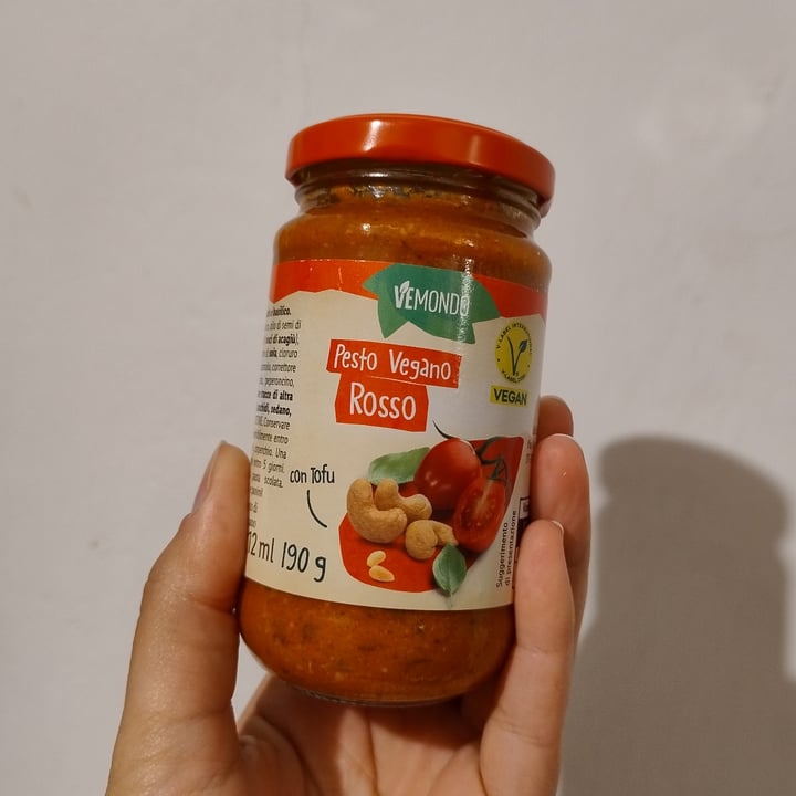 photo of Vemondo pesto vegano rosso shared by @sofia-lanzoni on  19 Mar 2025 - review