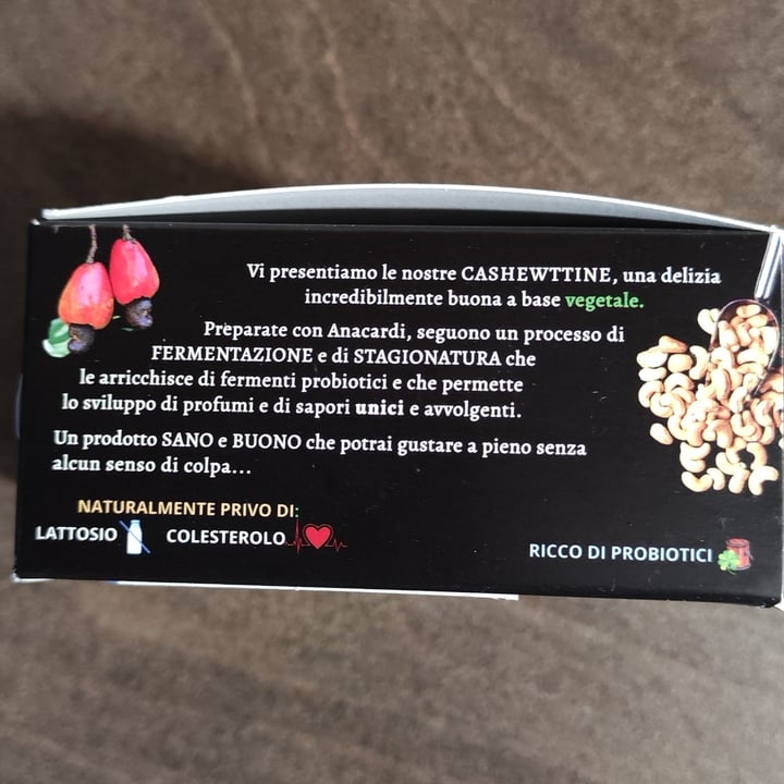 photo of Il CashewFicio Cashewttina alle Erbe di Provenza shared by @unazampaperlaspagna on  19 Sep 2023 - review