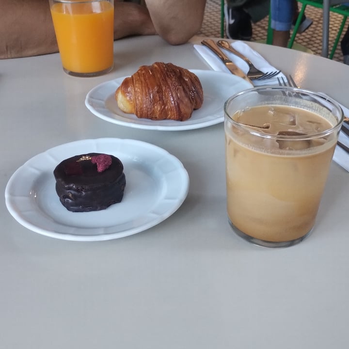 photo of Oli café latte de almendras frio shared by @aymaraluz on  08 Mar 2024 - review