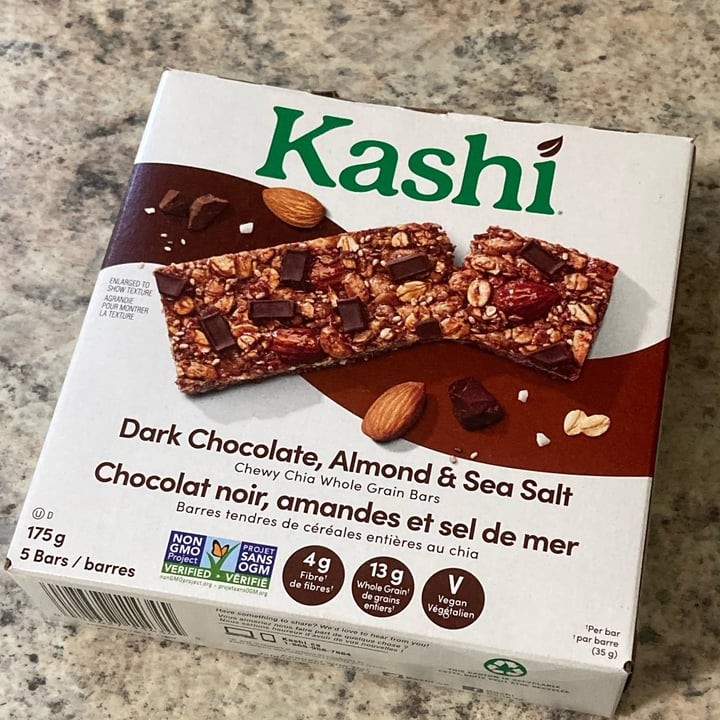 photo of Kashi Chia Granola - Dark Chocolate, Almond & Sea Salt shared by @shlumpadinka on  16 May 2024 - review