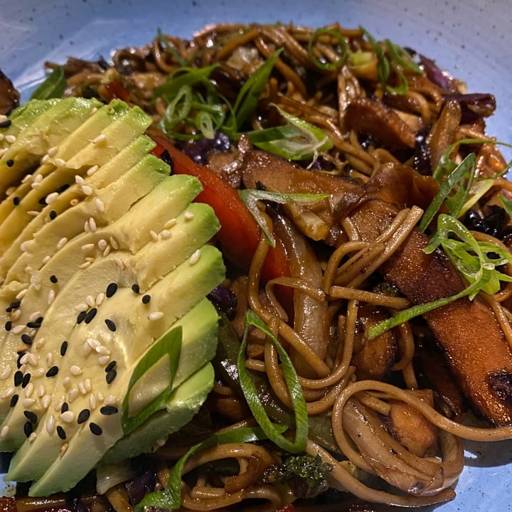 photo of Hello It’s Me | Kitchen & Bar Sweet & Sour Plant-based Chickn Noodles shared by @embroadway on  28 Jun 2024 - review