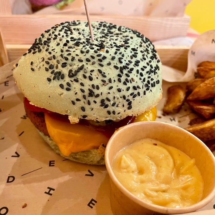 photo of Flower Burger Jungle BBQ shared by @tenny88 on  07 May 2024 - review