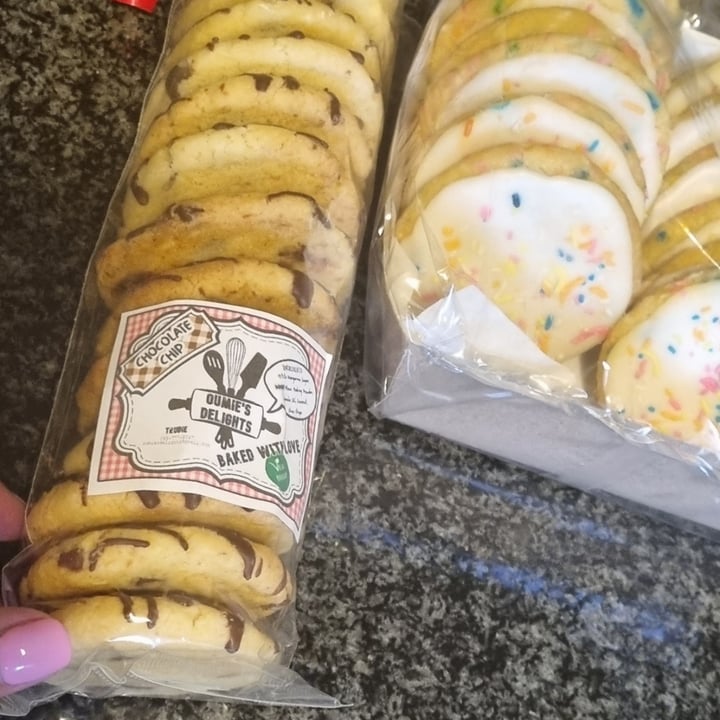 photo of Oumie’s Delights Chocolate chip cookies shared by @sunshineyum on  31 Aug 2023 - review