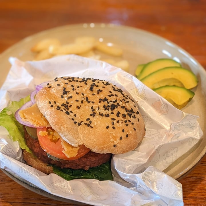 photo of The Trend cafe-bistro Omni Plant-Based Beef Burger shared by @xinru-t on  02 May 2024 - review