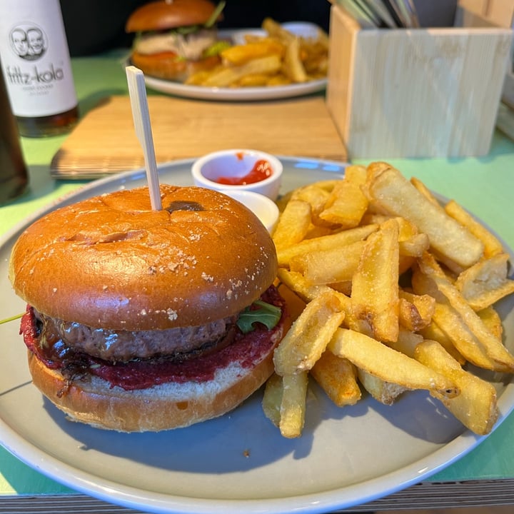 photo of Katzentempel Freiburg Winter Delight Burger shared by @xanaramos on  16 Jan 2024 - review