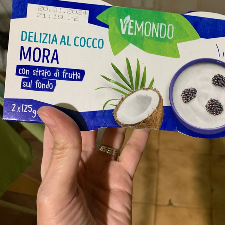photo of Vemondo delizia al cocco e mora shared by @coloratantonella on  02 Jan 2024 - review