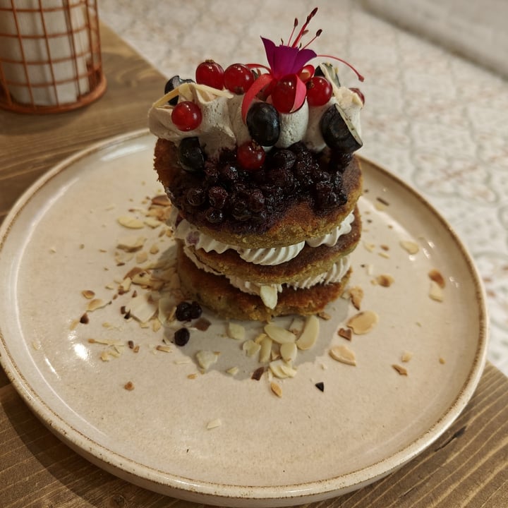 photo of Tökmag Vegan Street Food Oatmeal Pancakes With Blueberries And Almond Cream shared by @nrl on  05 Oct 2023 - review