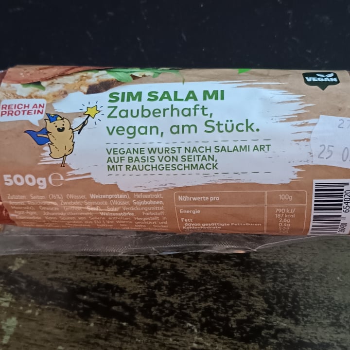 photo of Vantastic Foods Sim salami intero shared by @isettina73 on  07 Feb 2024 - review