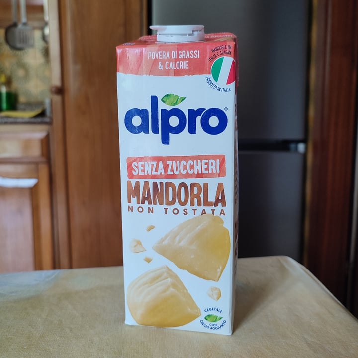 photo of Alpro bevanda mandorla senza zuccheri shared by @monica86 on  05 Oct 2023 - review