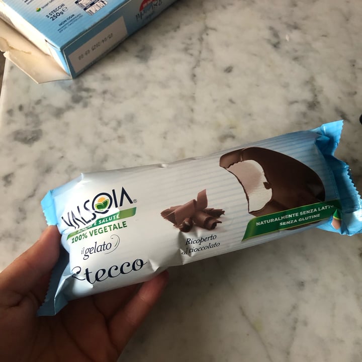 photo of Valsoia Gelato Stecco Ricoperto shared by @lucyvegan83 on  07 May 2024 - review