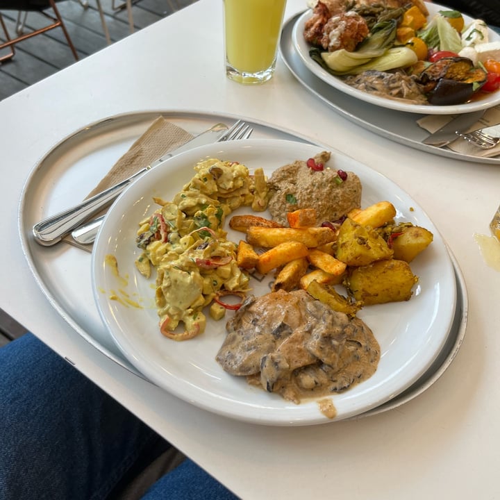 photo of Hiltl Dachterrasse Buffet shared by @pattini on  26 Aug 2023 - review