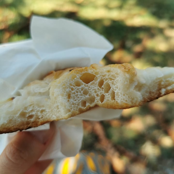 photo of Bakery Le Palme Focaccia Alla Cipolla shared by @ginamarrons on  27 Aug 2023 - review