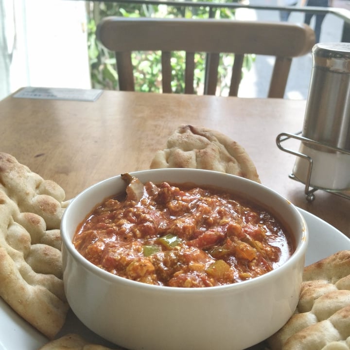 photo of Vegan Food Cartel by Veganzza menemen shared by @albaricoque9 on  10 Jun 2025 - review