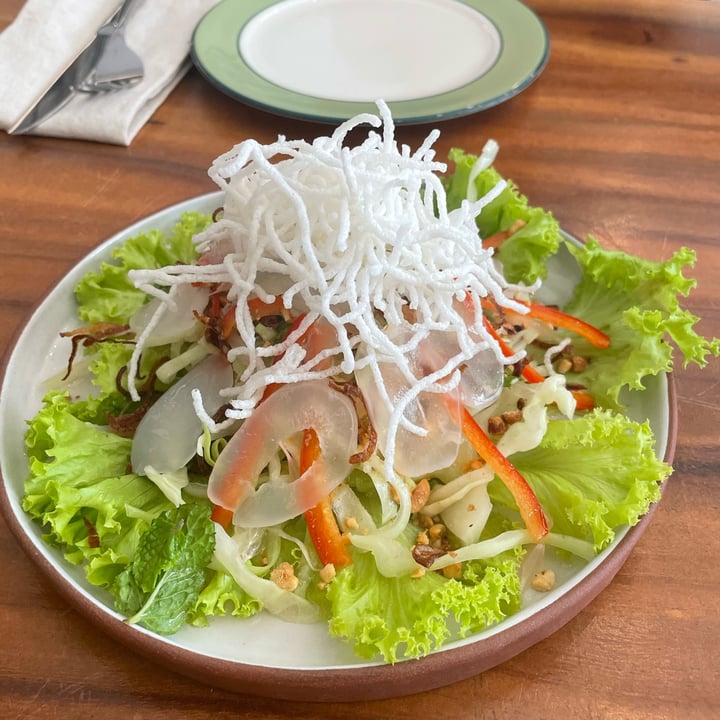 photo of Sundays Café & Hotel Palm Fruit And Pomelo Salad shared by @chloslo on  13 Mar 2024 - review