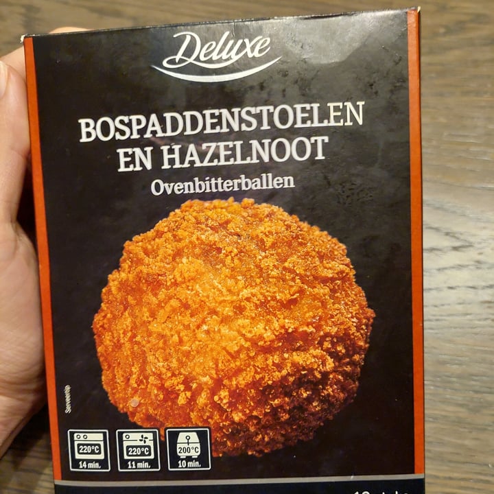 photo of Deluxe Ovenbitterballen Bospaddenstoelen en Hazelnoot shared by @frendssnotfood on  15 Nov 2024 - review