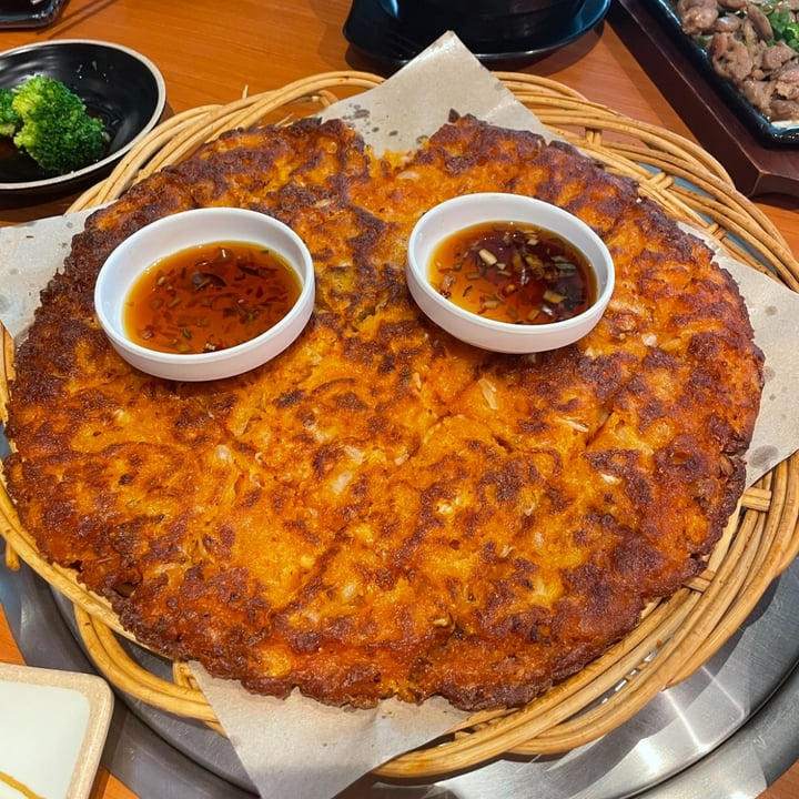 photo of Wang Dae Bak Grill® kimchi pancake shared by @victorioussnail76 on  29 Dec 2023 - review