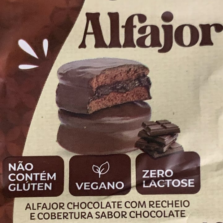 photo of Seu Divino alfajor chocolate com recheio e cobertura sabor chocolate shared by @vimauro on  02 Jan 2025 - review