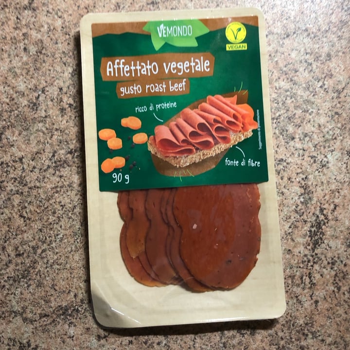 photo of Vemondo affettato vegetale gusto roast beef shared by @ceciliaacocella on  08 Oct 2023 - review