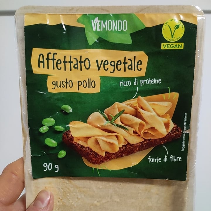 photo of Vemondo Affettato Vegetale Gusto Pollo shared by @miaolinz on  07 Jan 2024 - review