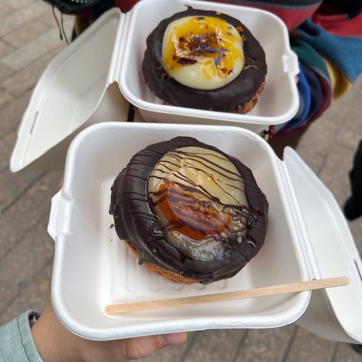 photo of chök - Sevilla Cronut shared by @cicoria on  23 Mar 2024 - review