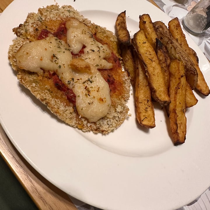 photo of Vuena Milanesa Napolitana Con Papas shared by @canica on  28 Jan 2024 - review