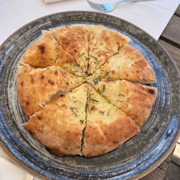 photo of Ristorante Pizzeria Le Giare Fornarina con olio e sale shared by @marylea on  27 Jul 2024 - review