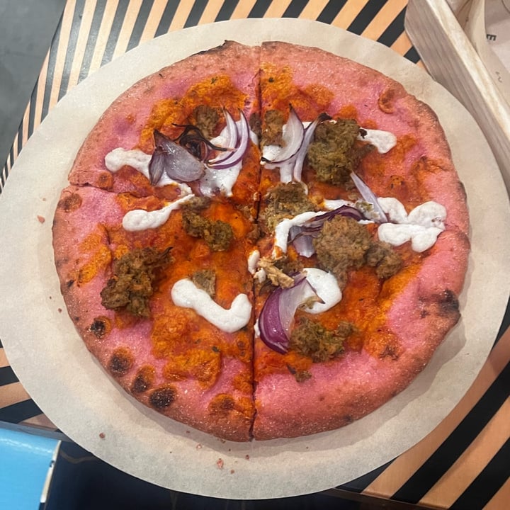 photo of Flower Burger Pizza Margherosa Con Ton-not E Cipolle shared by @giuliettaveg on  07 Aug 2024 - review