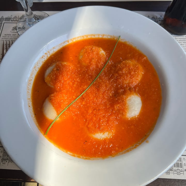 photo of La Holandesa Sorrentinos De Calabaza Cebolla Y Almendras shared by @willemina on  06 Mar 2024 - review