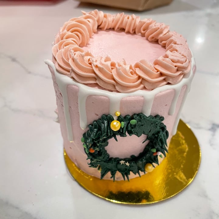 photo of Vegan Treats, Inc. Red Velvet Cake shared by @korkafall on  27 Dec 2024 - review
