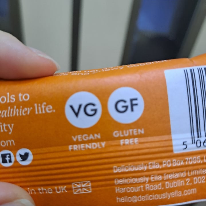 photo of Deliciously Ella Apricot Coconut Oat Bar shared by @plantaepy on  30 Aug 2025 - review
