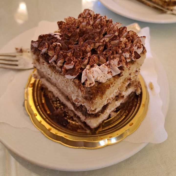 photo of Gran Caffè Gambrinus Tiramisù Vegano shared by @upliftingoctopus66 on  01 Jul 2024 - review