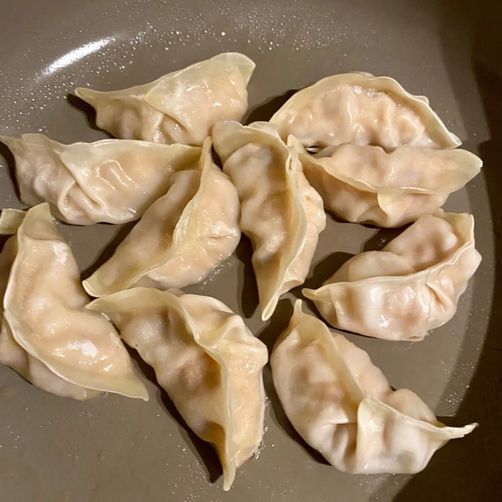 photo of OmniFoods Plant-Based Potstickers shared by @sandrews on  21 Nov 2023 - review