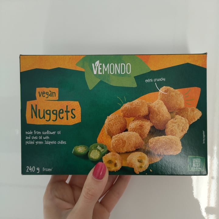 photo of Vemondo Vegan Nuggets - made with sunflower oil and shea oil, with pickled green jalapeño chillies shared by @martinadigabriele on  09 Jan 2024 - review