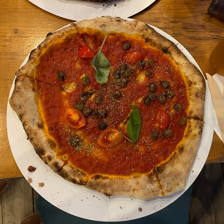 photo of SimBIOsi Organic Cafe &Lovely Bistro Pizza Marinara con olive taggiasche shared by @ilarencik on  02 Sep 2024 - review