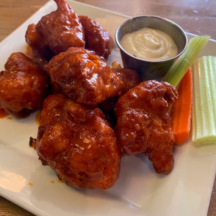 photo of Bravocados Cauliflower wings shared by @vegoutvictoria on  21 Apr 2024 - review