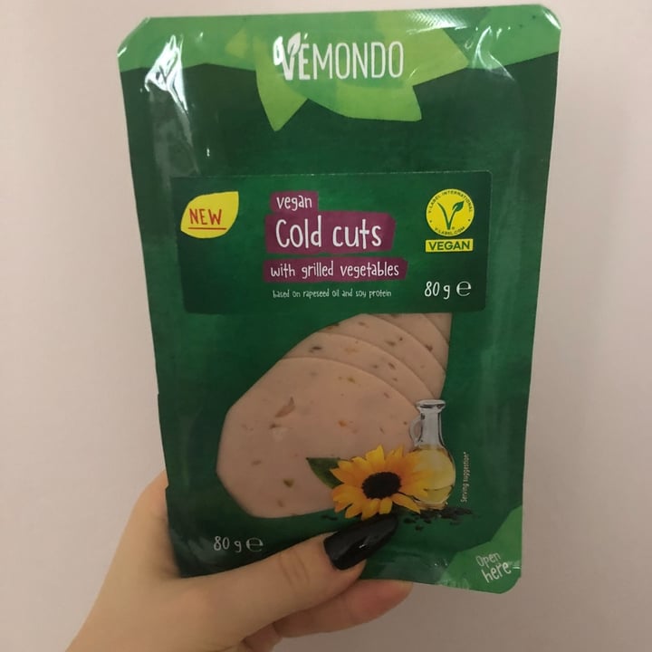 photo of Vemondo vegan cold cuts with grilled vegetables shared by @mari99 on  28 Apr 2024 - review