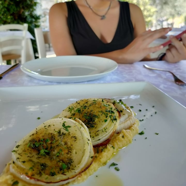 photo of Ristorante Enoteca “ Osteria del Lago” Bolsena Cipolle Gratinate Con Crema Di Ceci shared by @moonshade on  24 Aug 2023 - review