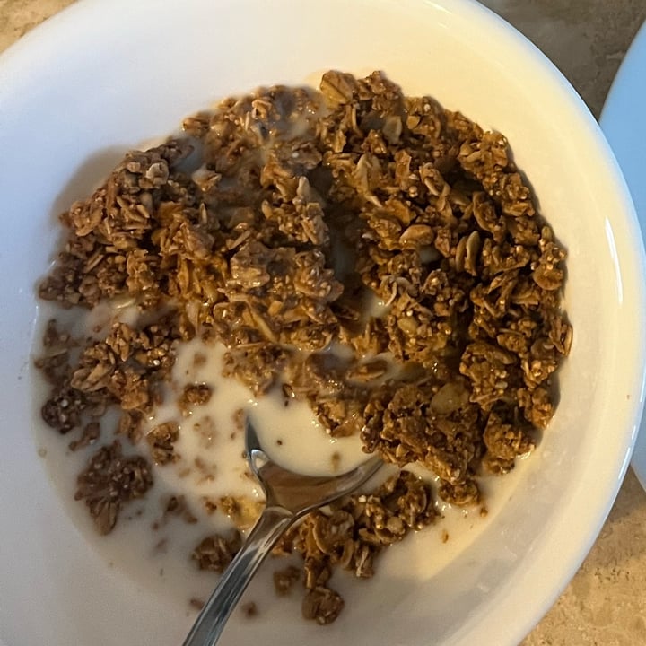 photo of Purely Elizabeth Original Ancient Grain Granola shared by @anaclara_ on  01 May 2025 - review