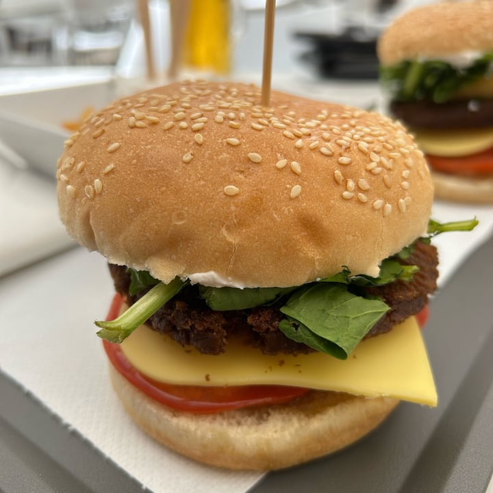 photo of Mel Vegan Fast Food (Castillo) Hamburguesa shared by @federego77 on  10 Oct 2023 - review