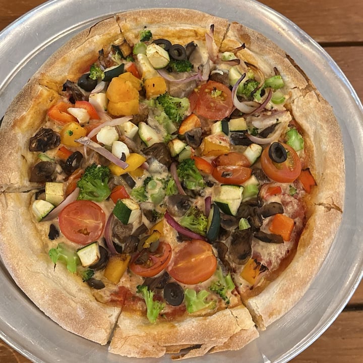 photo of CLOSED - Privé Botanic Gardens Veggie Lovers Pizza shared by @lavanyak on  18 Jul 2025 - review