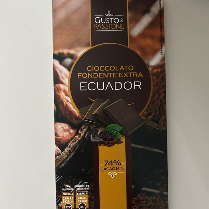 photo of Gusto e passione Cioccolato fondente extra 74% shared by @miryvera81 on  27 Sep 2025 - review
