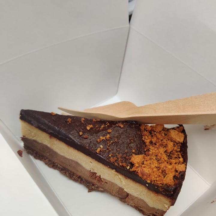 photo of Caffè Nero Chocolate And caramelized Biscuit Cheesecake shared by @filter-kaapi on  19 Nov 2023 - review