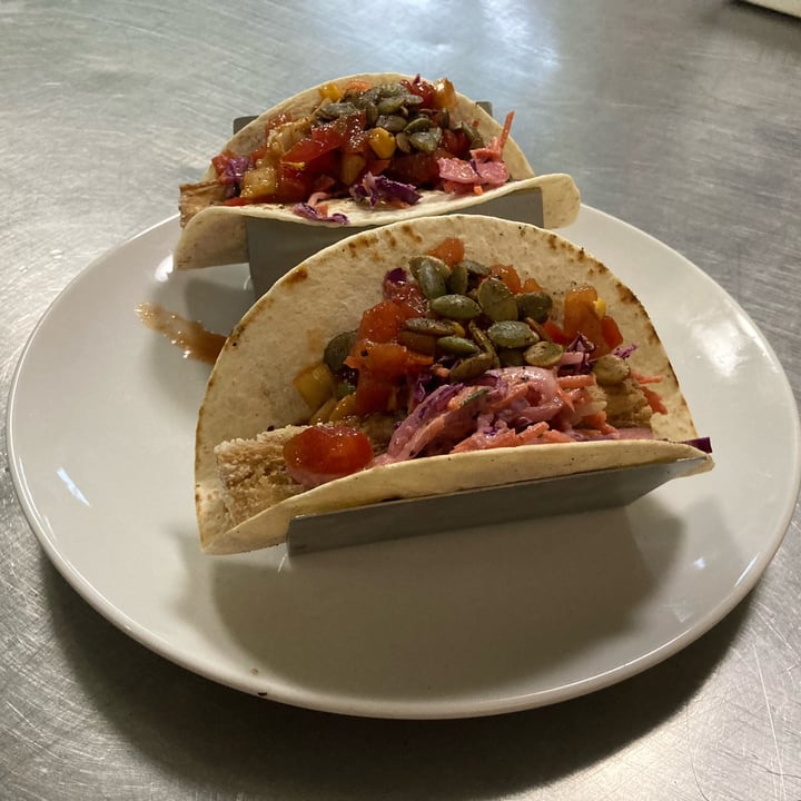 photo of Cleveland Vegan crispy tofu tacos shared by @jarmaline on  22 Mar 2024 - review